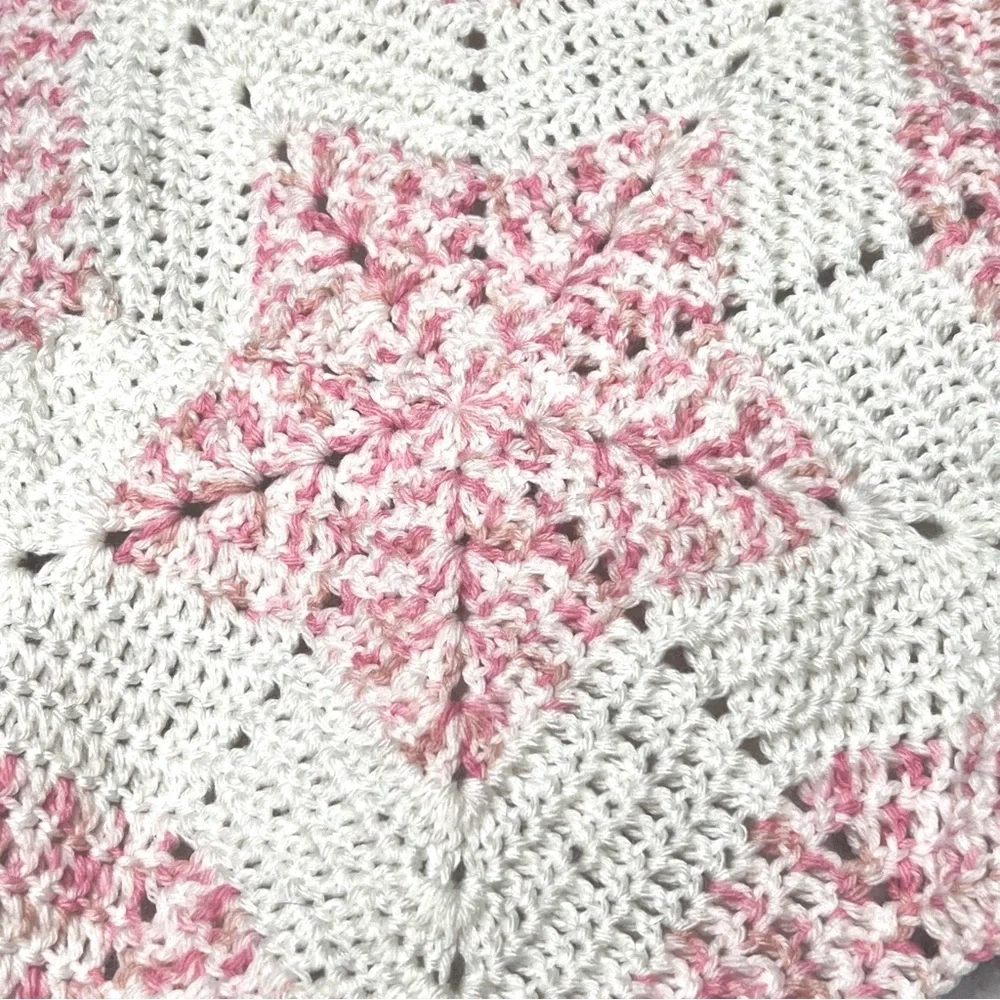 HandMade Crochet Star Shaped Pink White Center Piece / Wall Decor PinkRainCloud